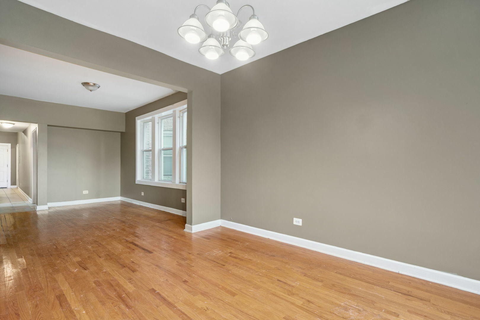 Property Photo:  4049 W Van Buren Street  IL 60624 