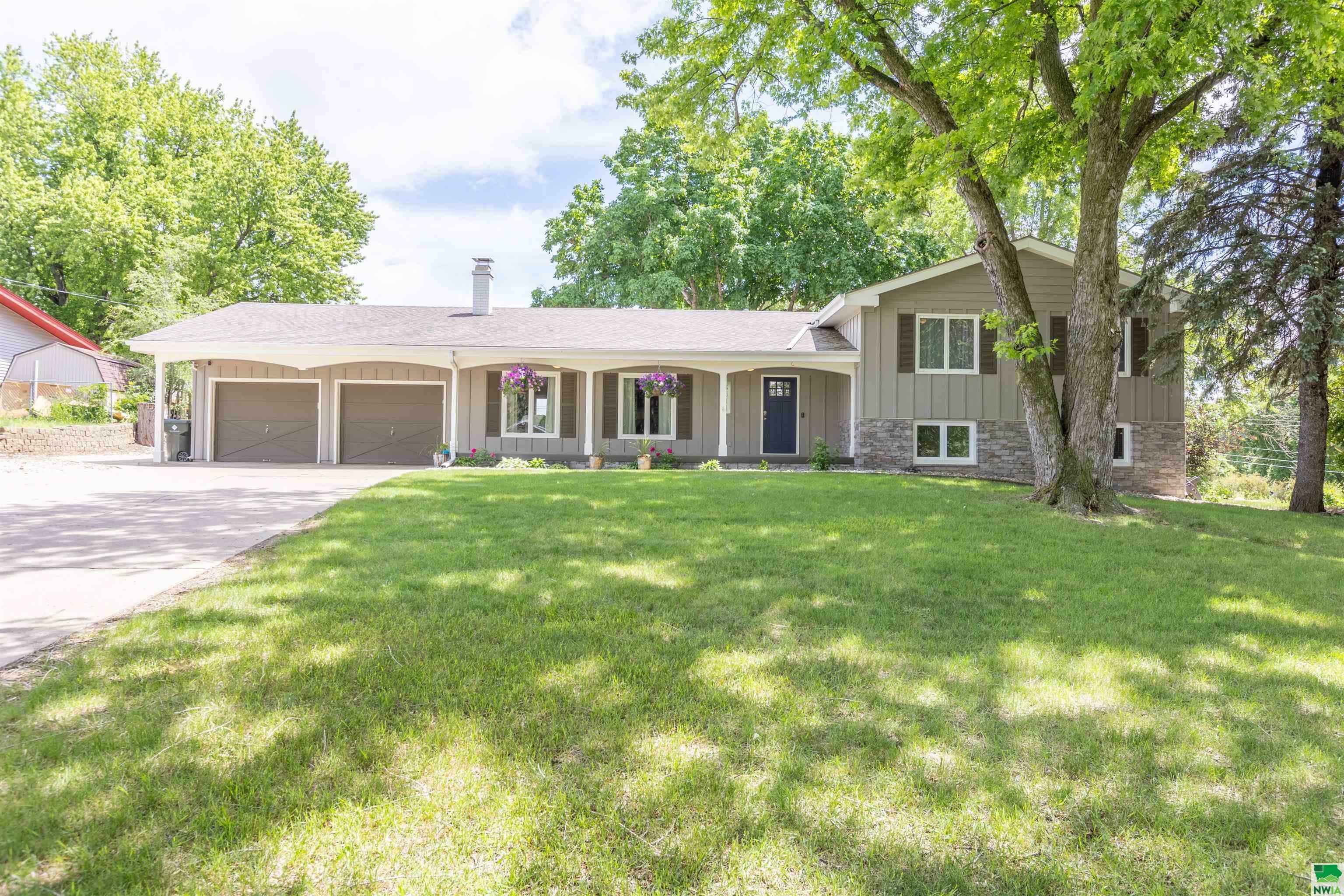 3644 Cheyenne Blvd  Sioux City IA 51104 photo