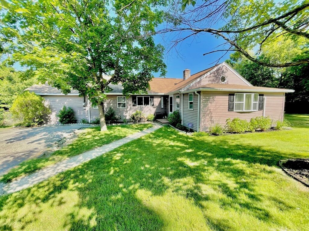 Property Photo:  18 North Highland Road  MA 02766 