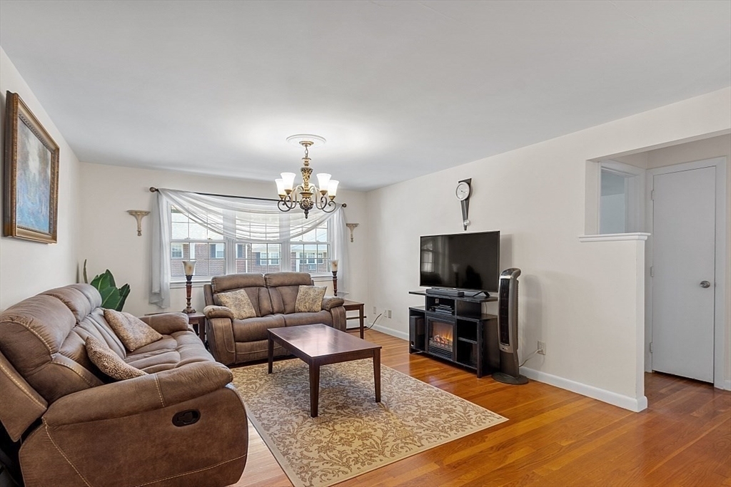 Property Photo: 27 Arlington Rd 15 MA 01801