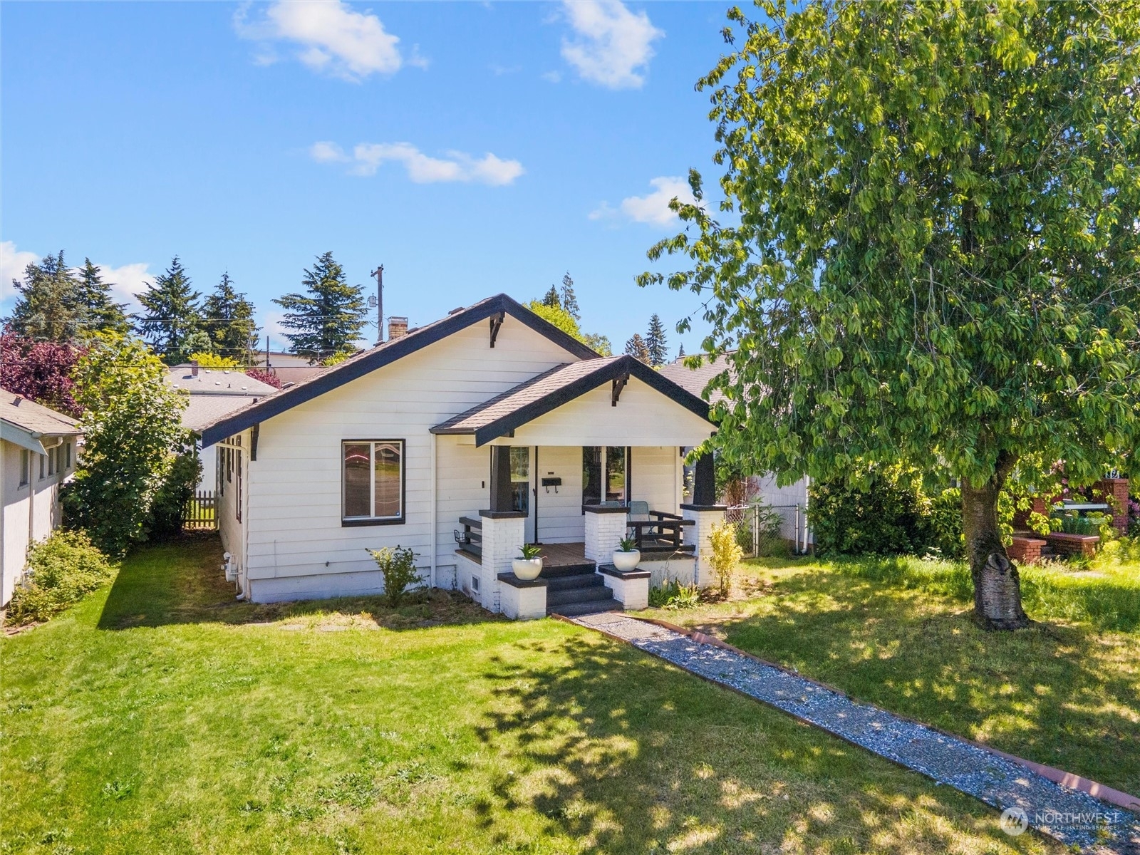 Property Photo:  4515 Pacific Avenue  WA 98418 