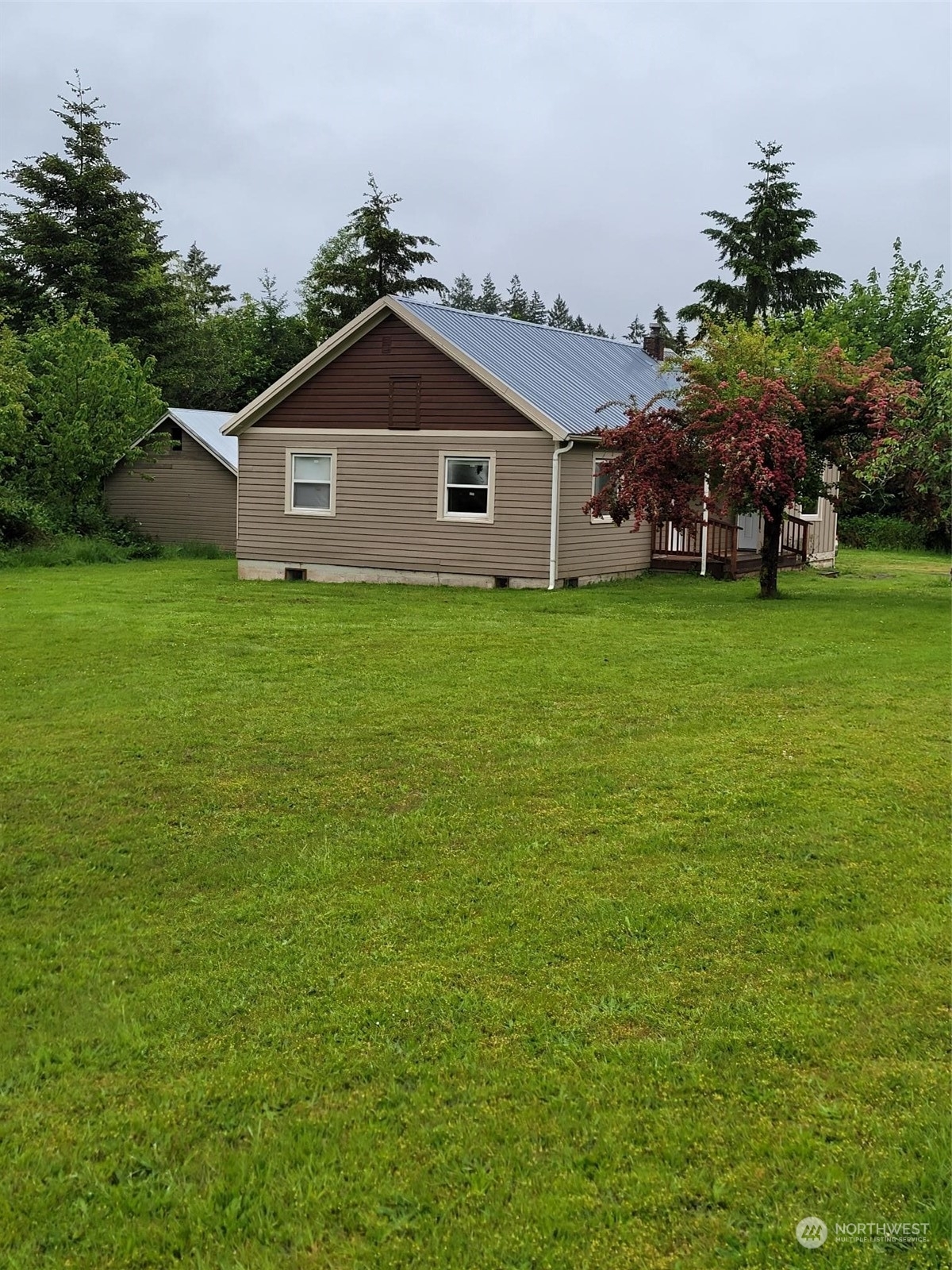 Property Photo:  702 King Road  WA 98596 