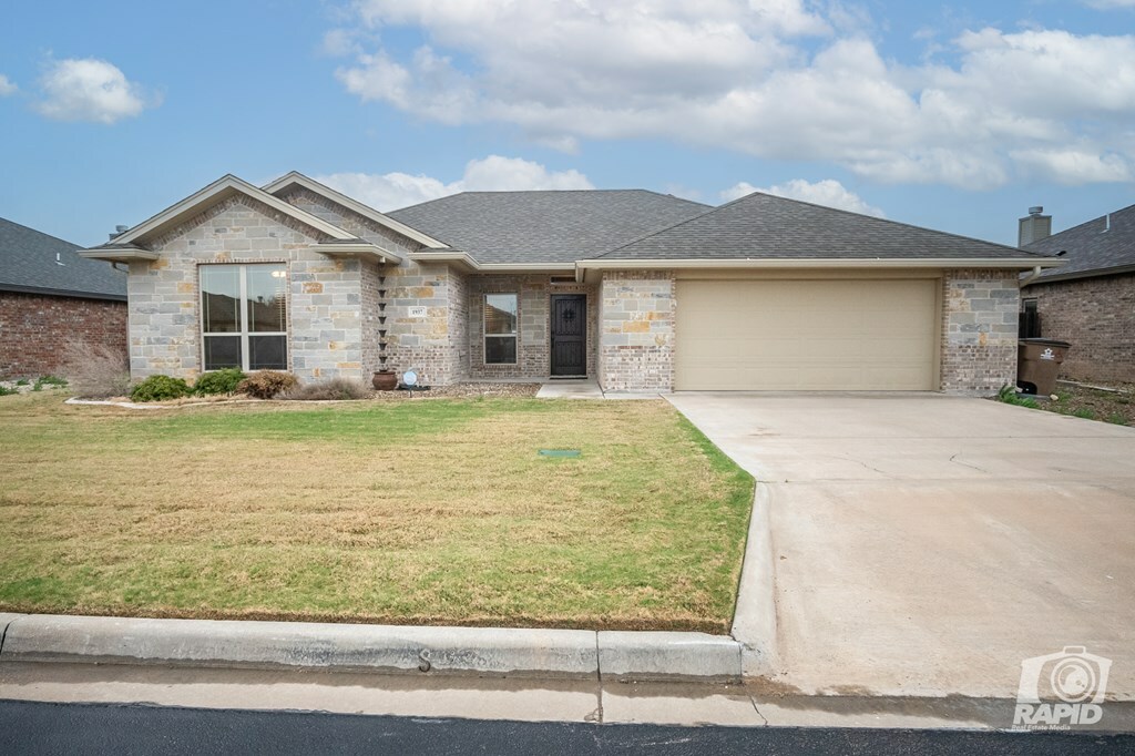 Property Photo:  1937 Colonial Dr  TX 76904 