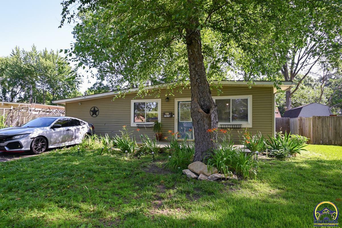 Property Photo:  2928 SW Twilight Dr  KS 66614 