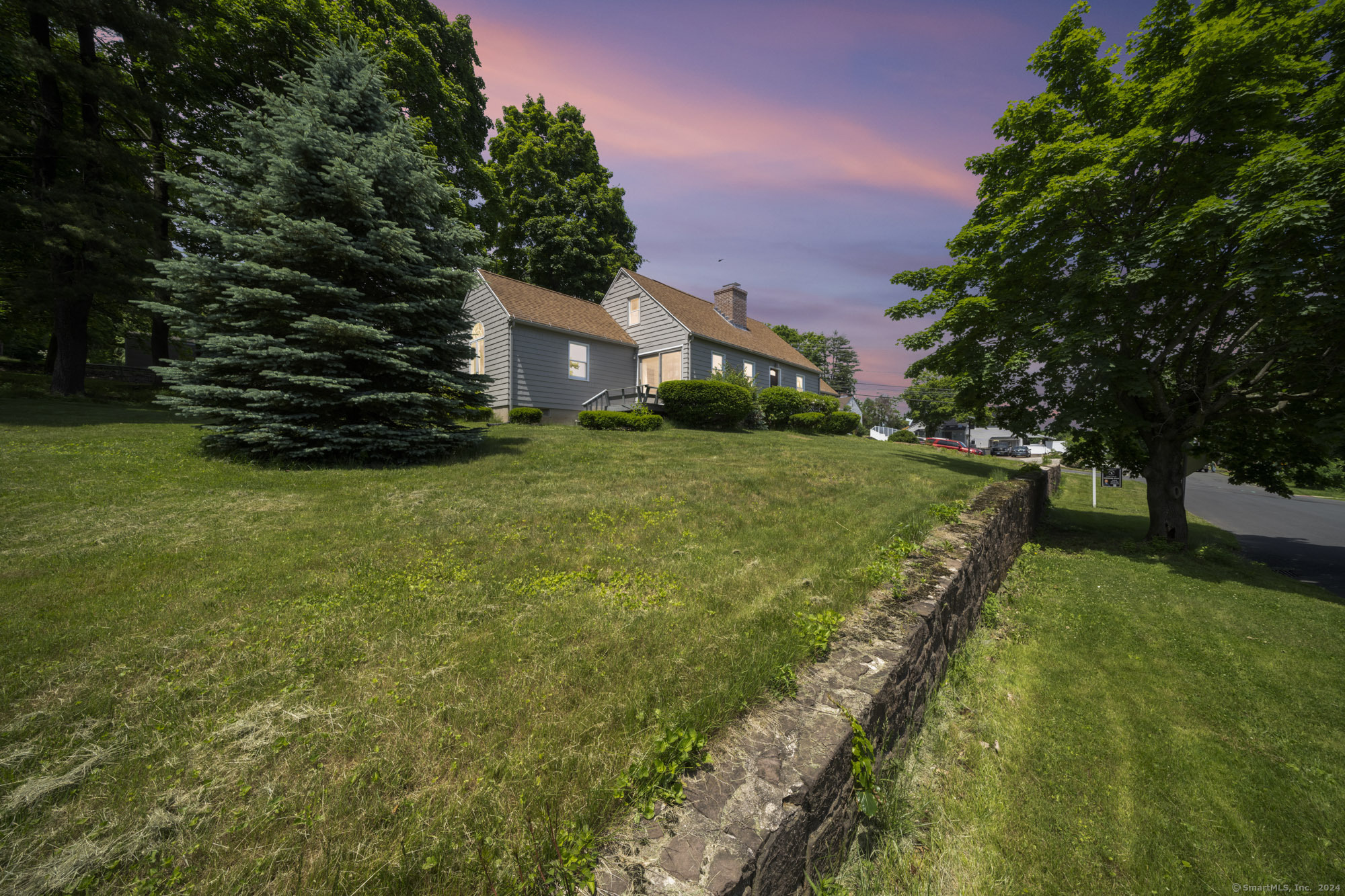 Property Photo:  9 South Mountain Drive  CT 06052 