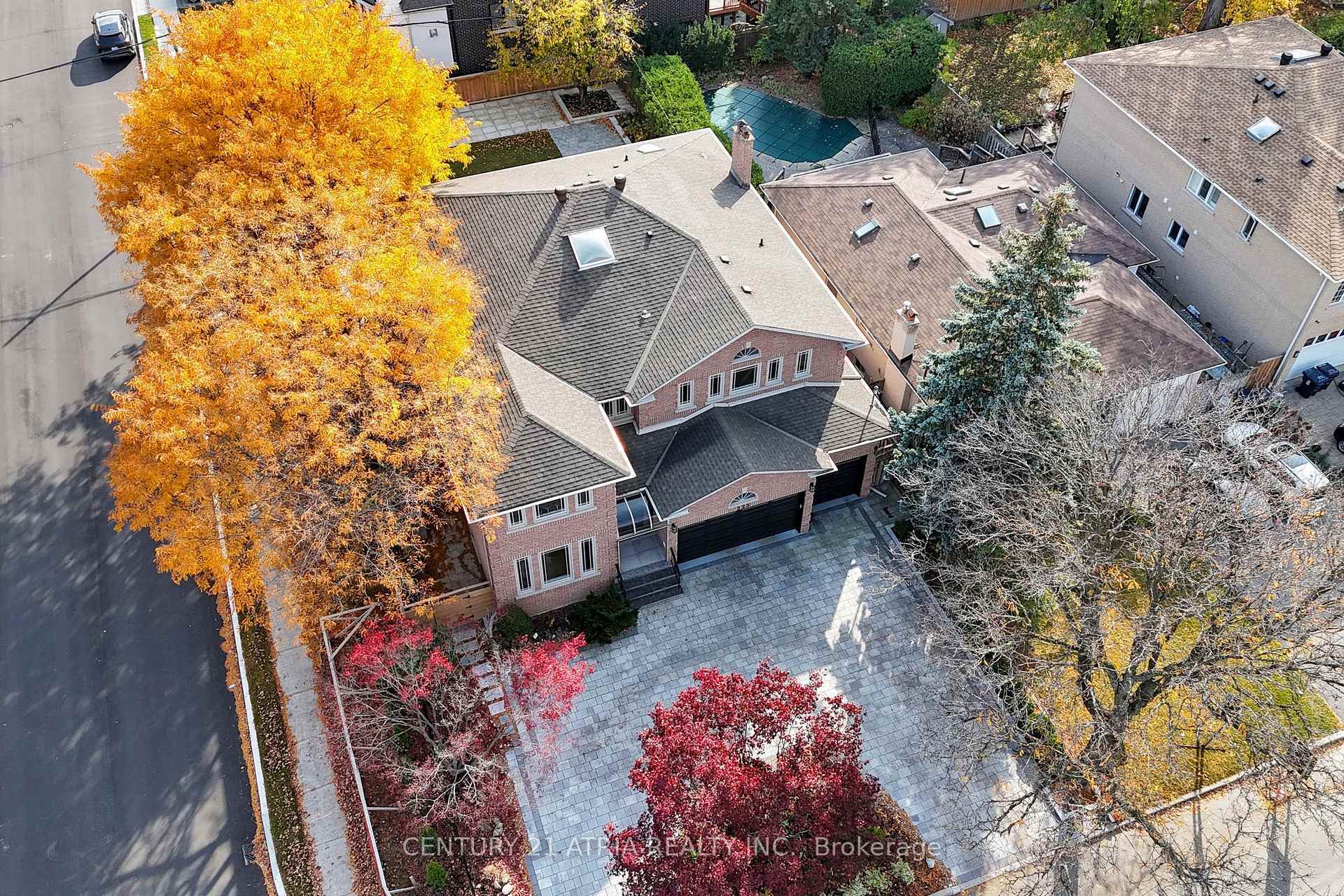 Photo de la propriété: 225 Dunview Ave ON M2N 4H9
