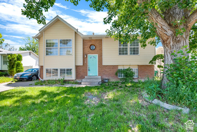 Property Photo:  1198 N 200 W  UT 84041 