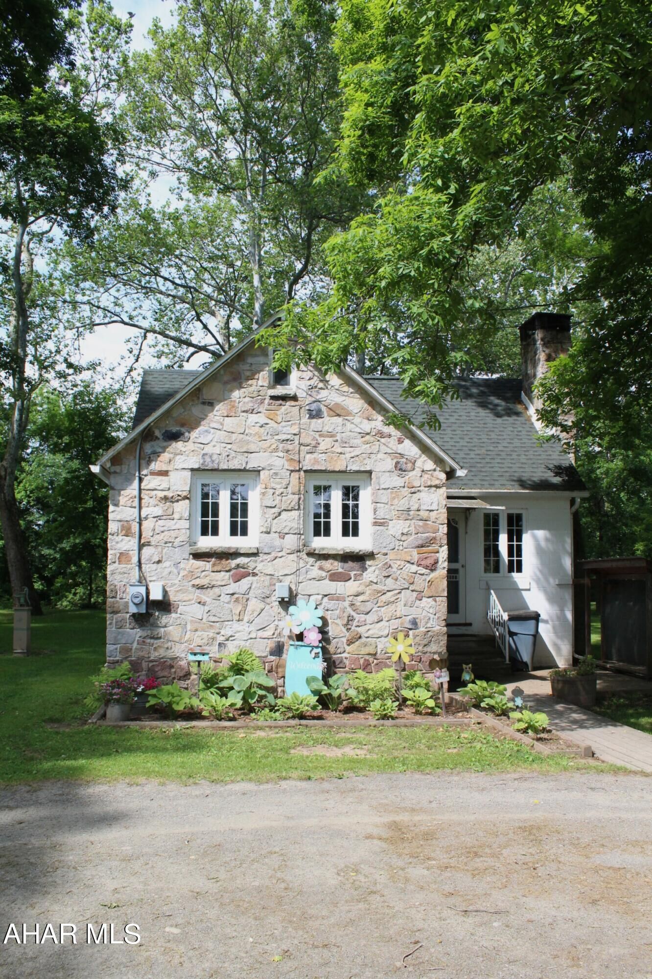 Property Photo: 1849 Reynoldsdale Road PA 15554