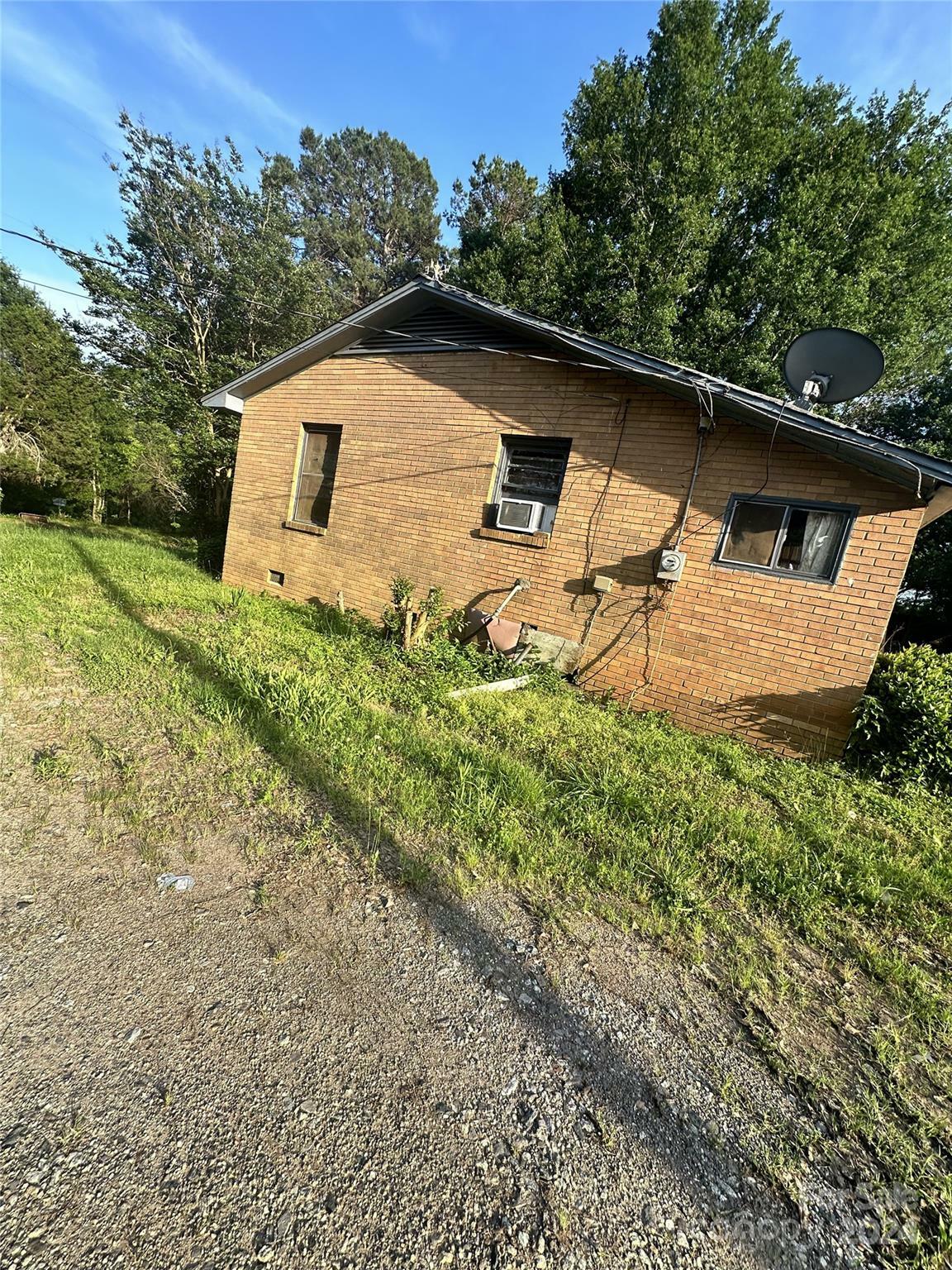 Property Photo:  234 E John Crawford Road  NC 28152 