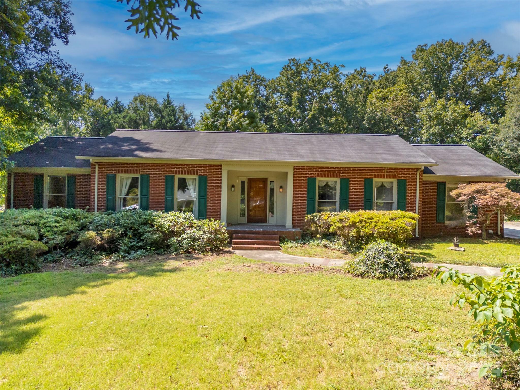 Property Photo:  1010 Tarlton Drive  NC 28150 