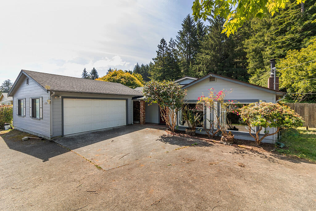 Property Photo:  2210 Cochran Road  CA 95519 