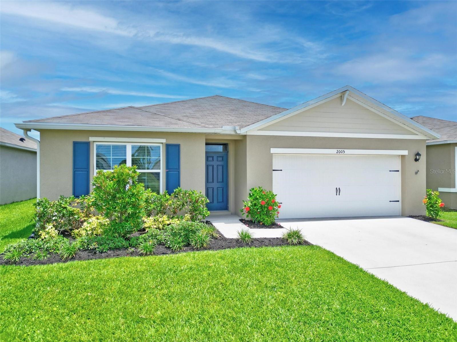 Property Photo: 2005 Glenbrooke Road FL 32141