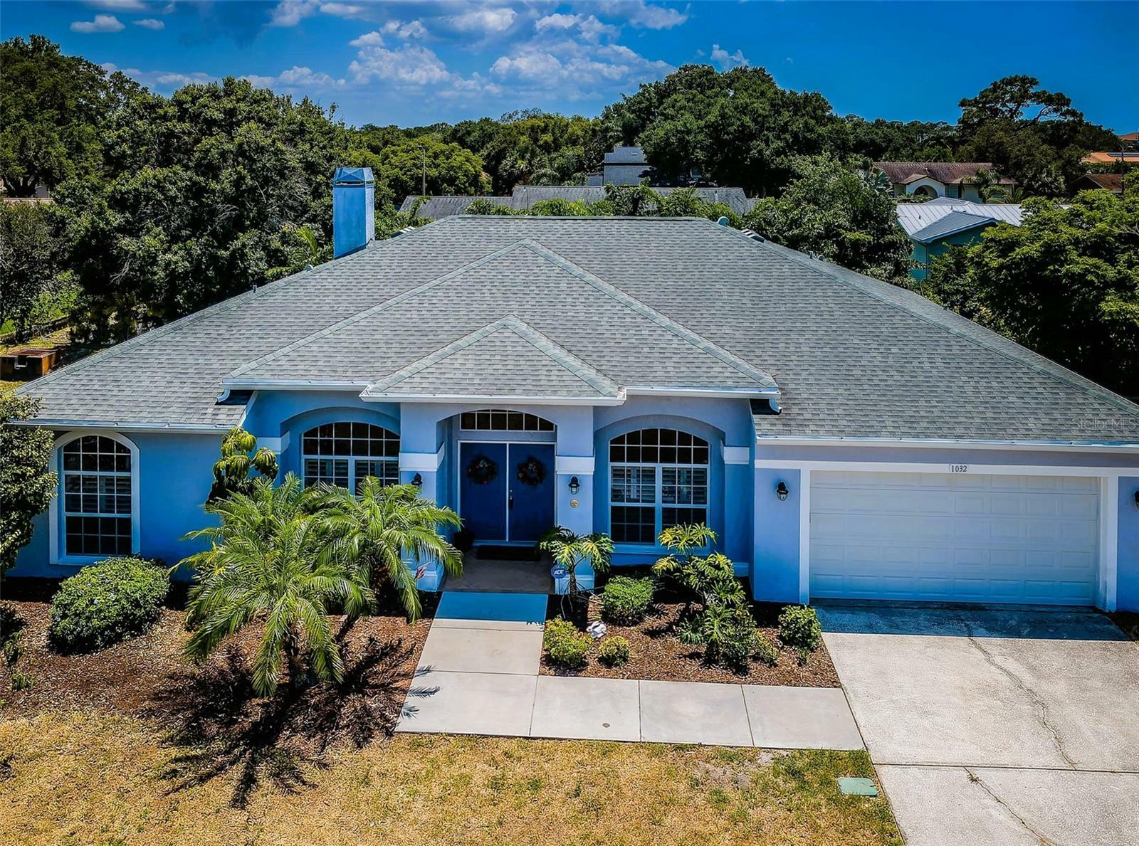 Property Photo: 1032 Rosetree Lane FL 34689