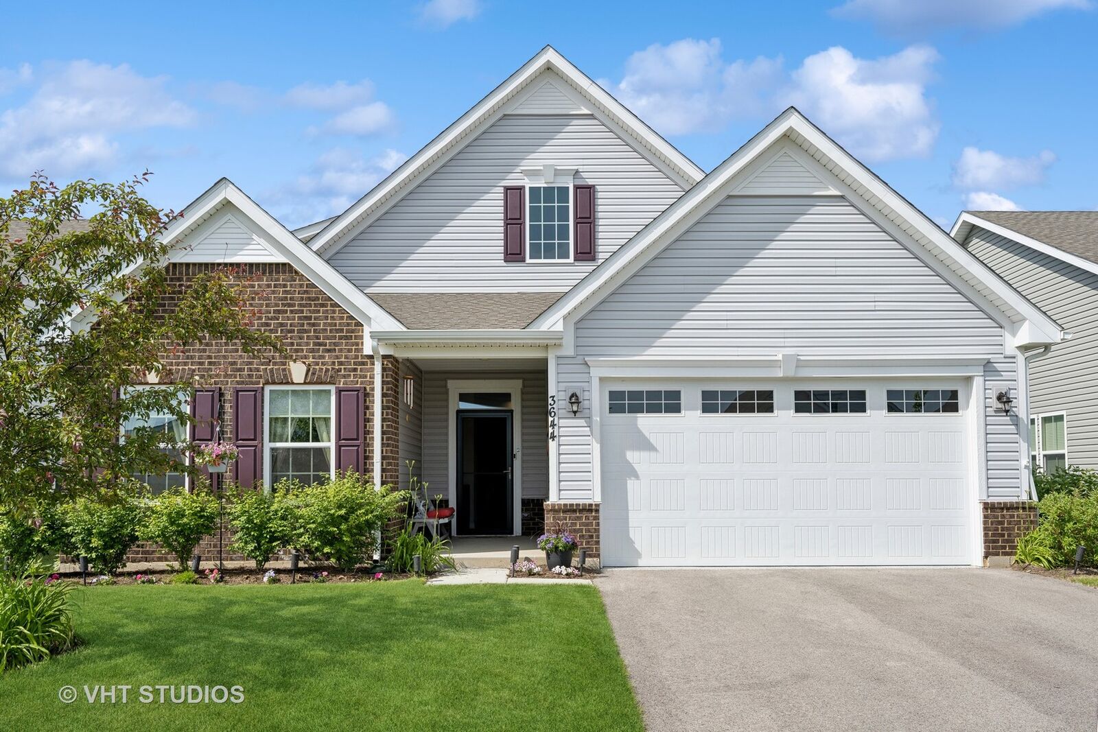 Property Photo: 3644 Reddington Circle IL 60124