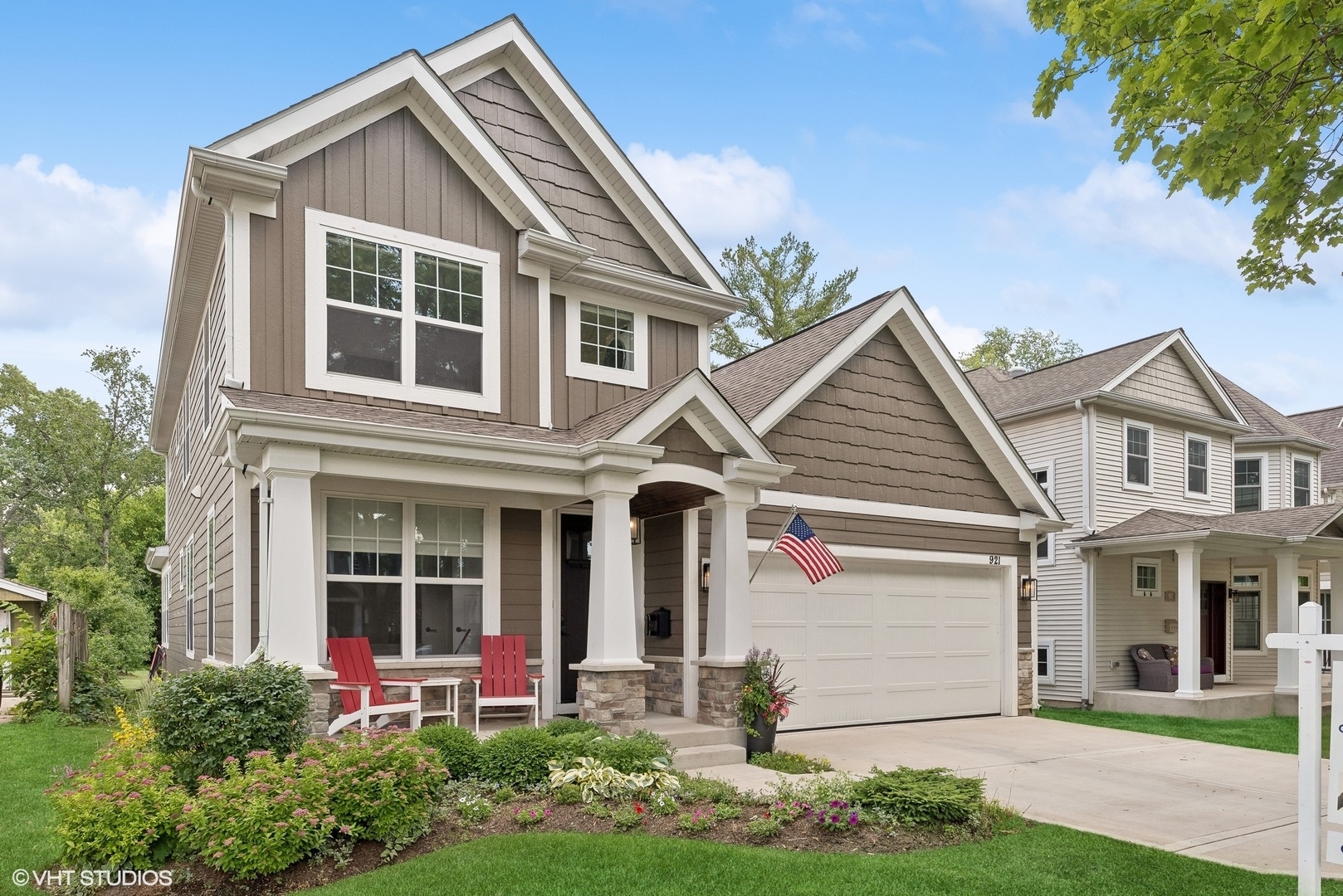 Property Photo: 921 N Beverly Lane IL 60004