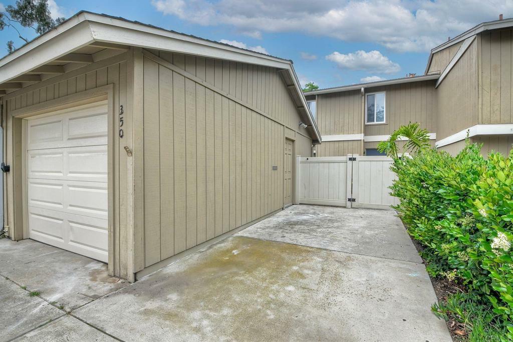 Property Photo:  350 Winsome Pl  CA 92024 