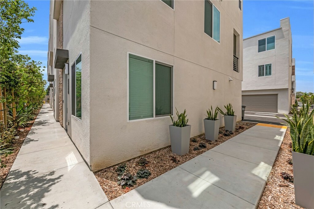 Property Photo:  14318 Claro Way  CA 90249 