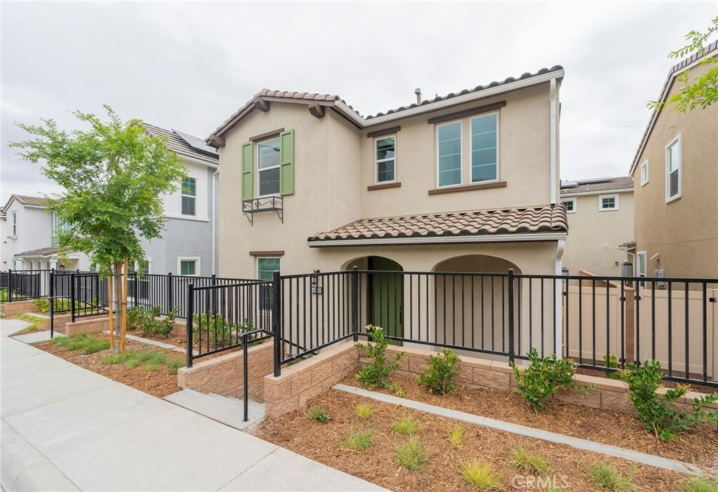 Property Photo:  4090 Summer Way  CA 92883 