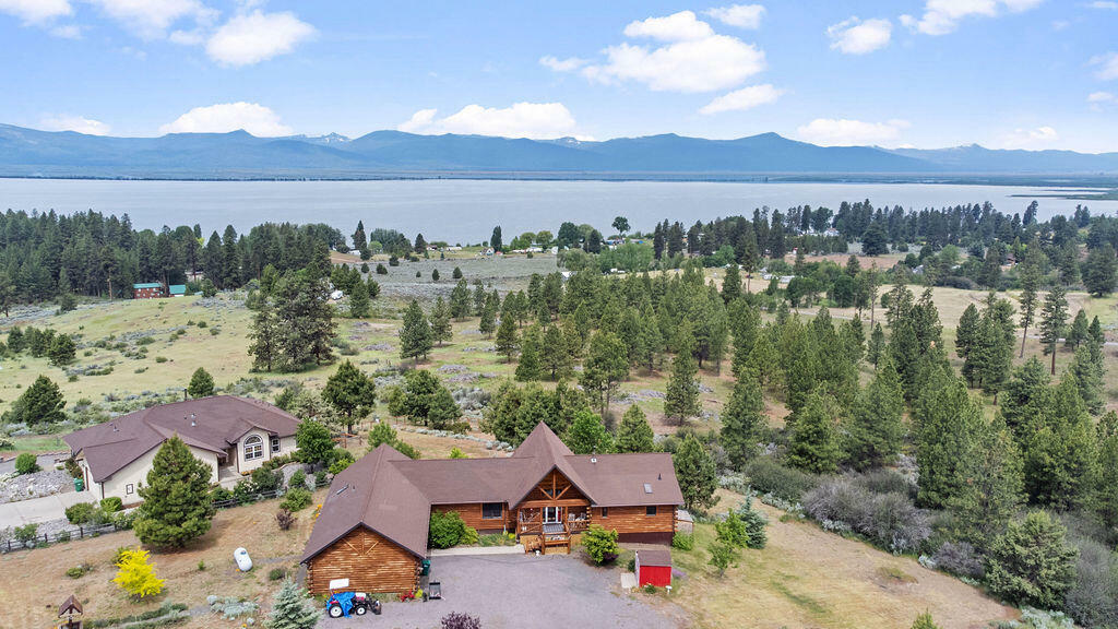Property Photo: 2957 Mark Court OR 97624