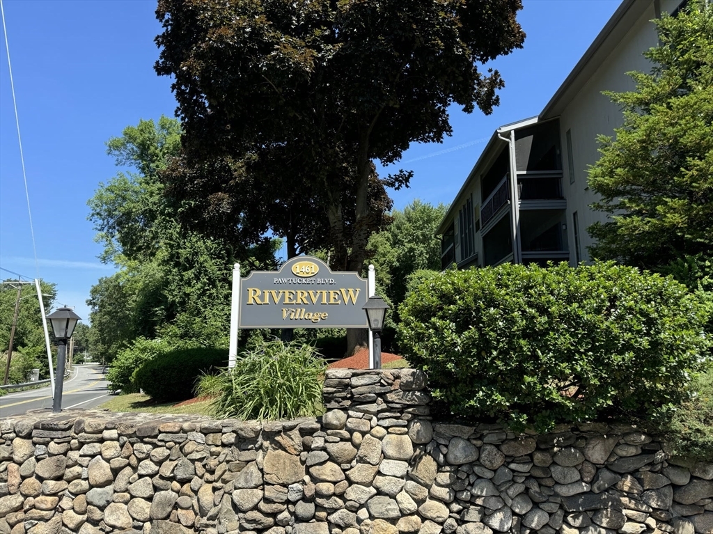 Property Photo: 1461 Pawtucket Blvd D-6 MA 01854