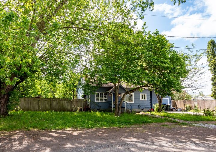 Property Photo:  412 Brock Street  WA 98531 