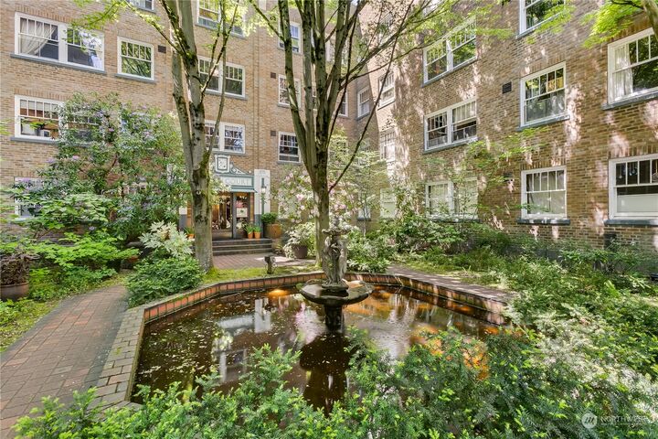 Property Photo: 1631 16th Avenue 417 WA 98122