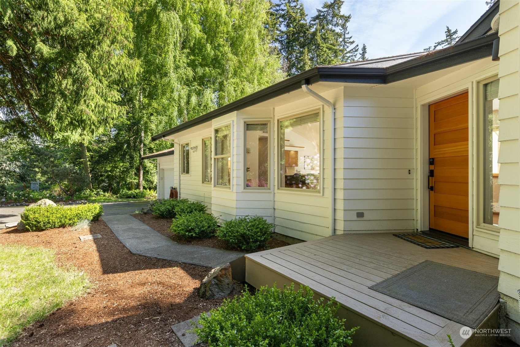 Property Photo:  408 Willow Road Place  WA 98225 