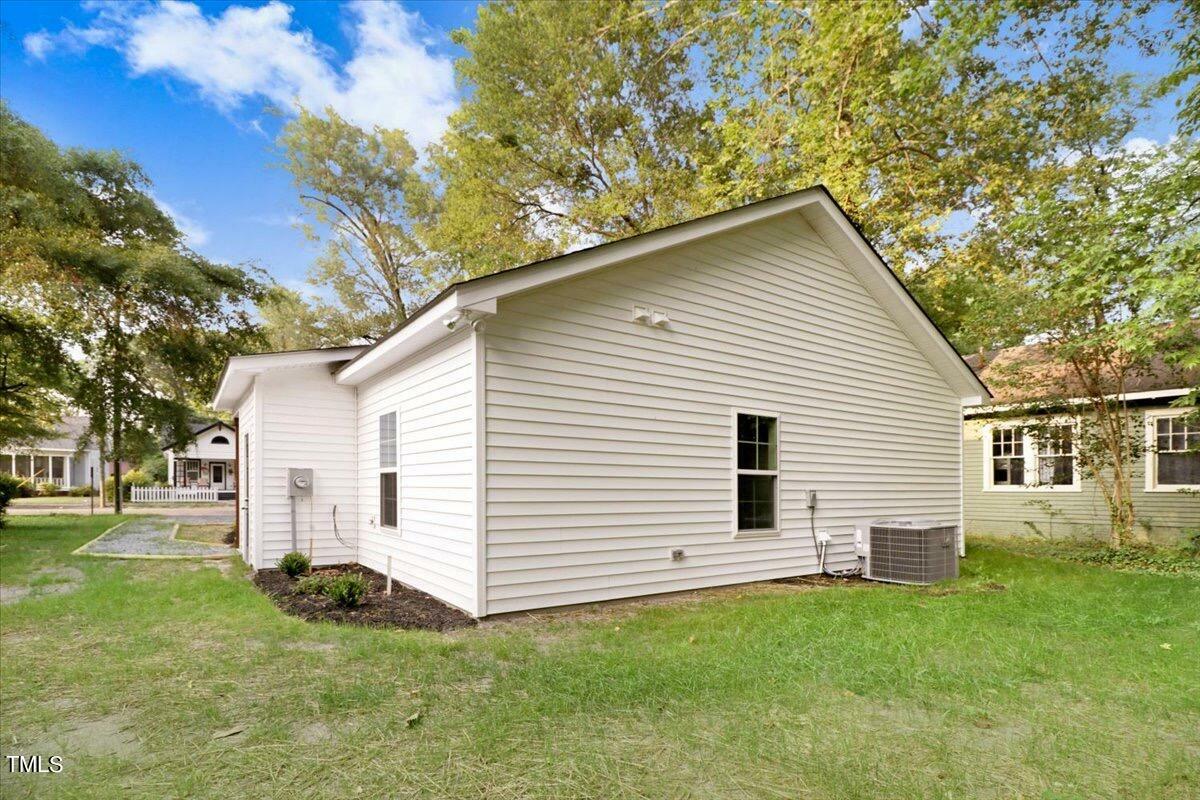 Property Photo:  513 E Wilson Street  NC 27822 