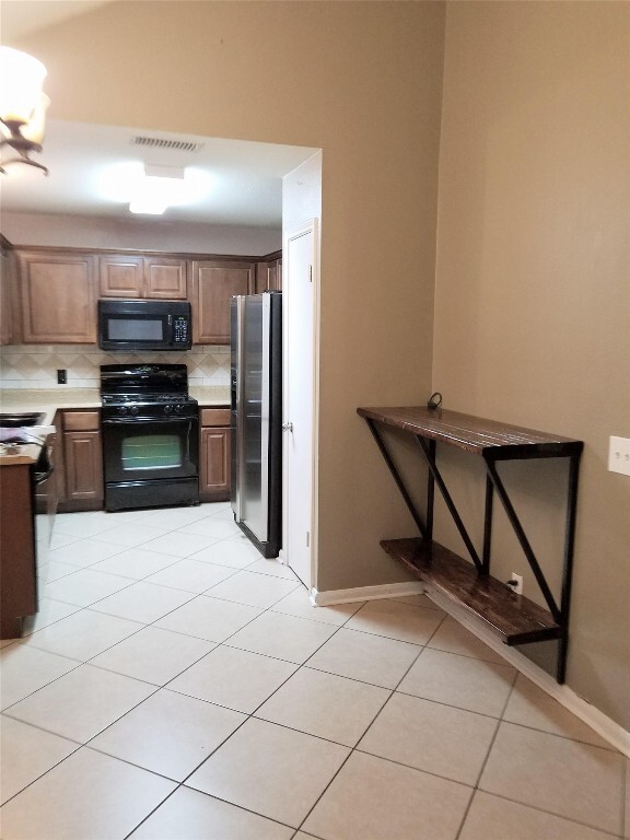 Property Photo:  600 Clear Spring Ln  TX 78641 