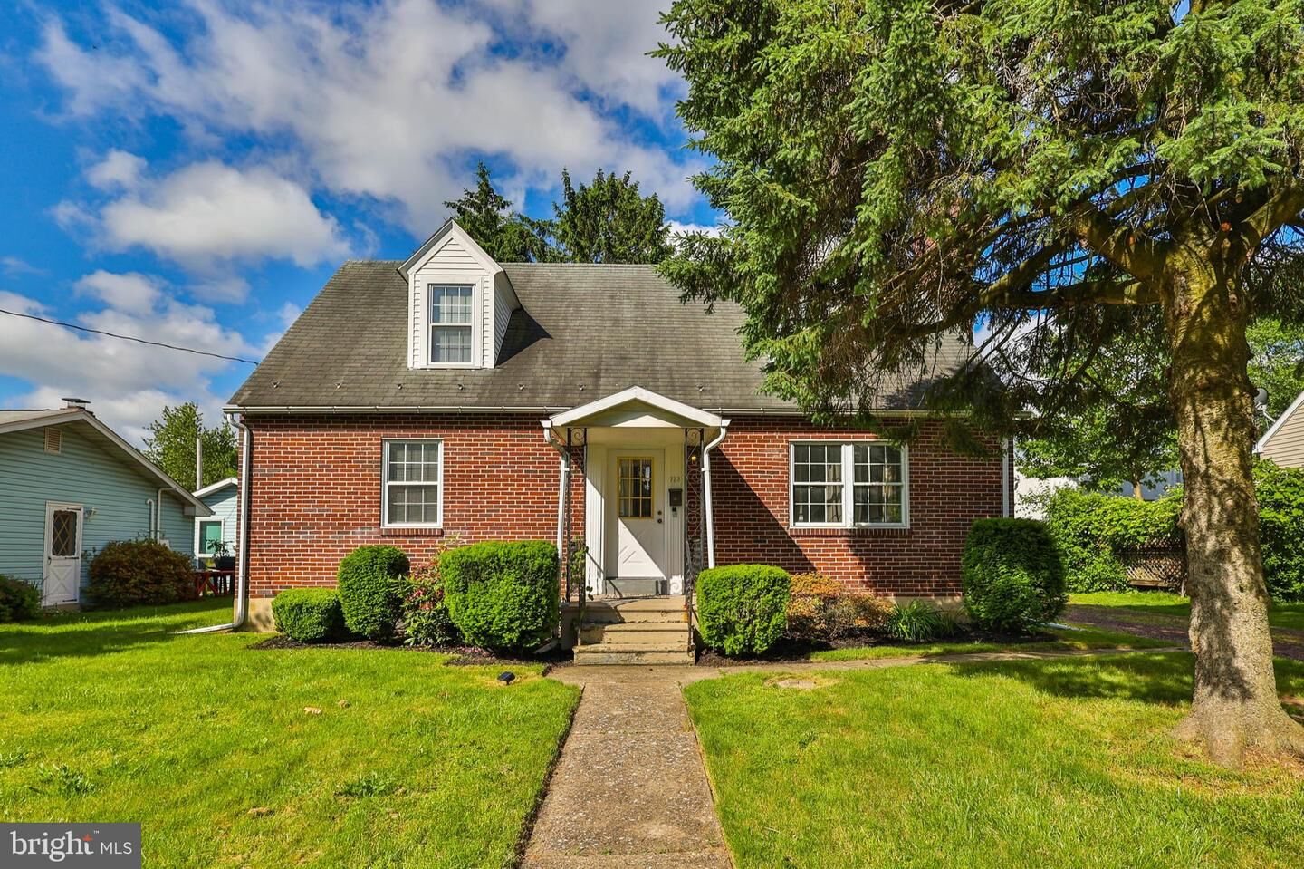 Property Photo:  725 Keystone Avenue  PA 18018 