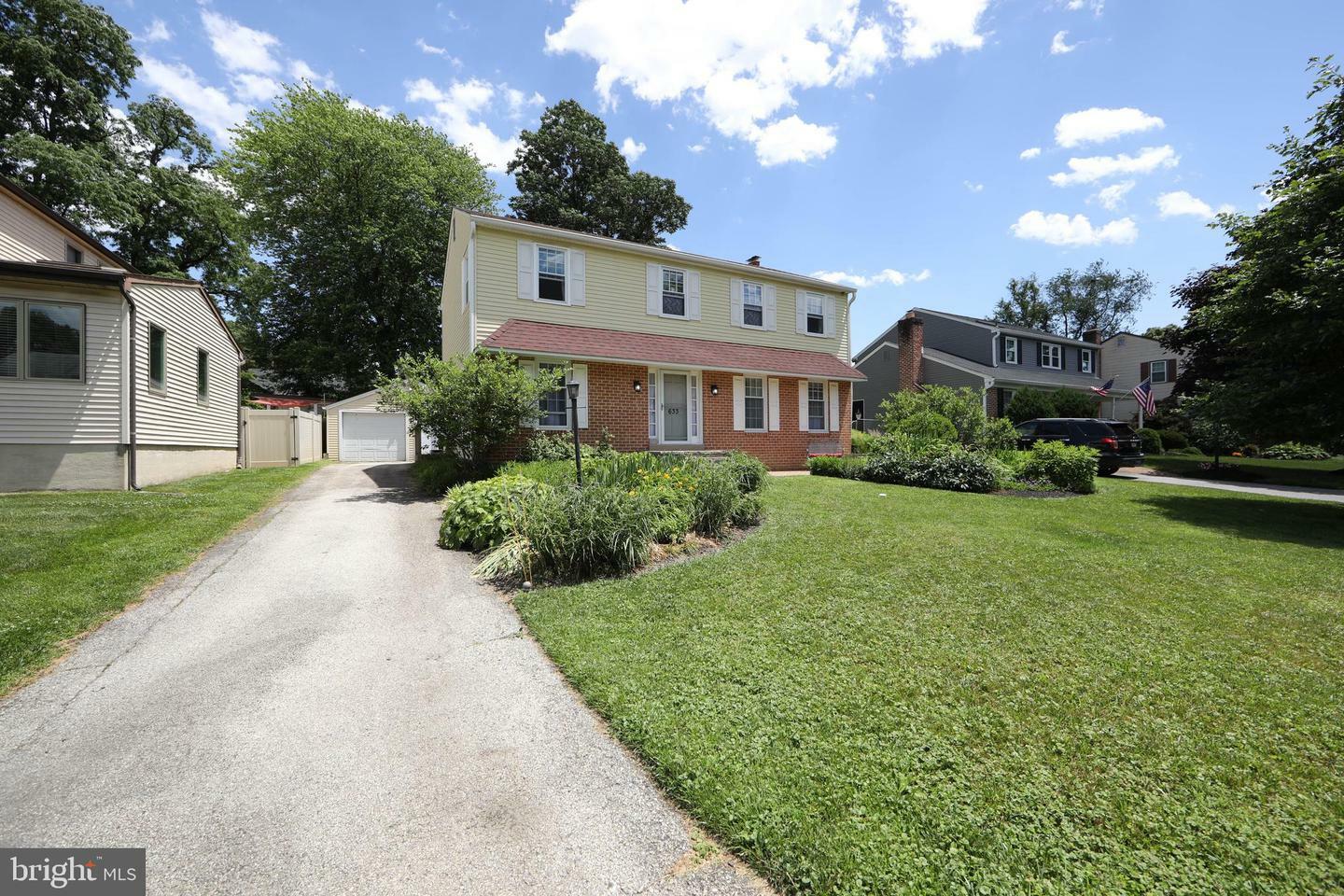 Property Photo: 633 Cedar Lane PA 19070