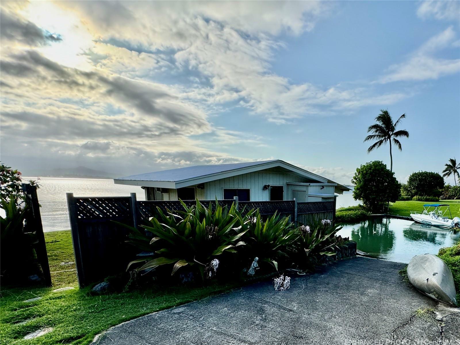 Property Photo:  44-327 Kaneohe Bay Drive  HI 96744 