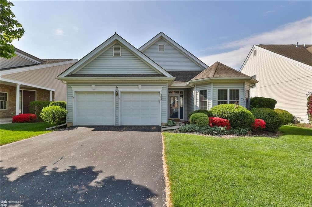 Property Photo:  11 Devonshire Drive  PA 18045 