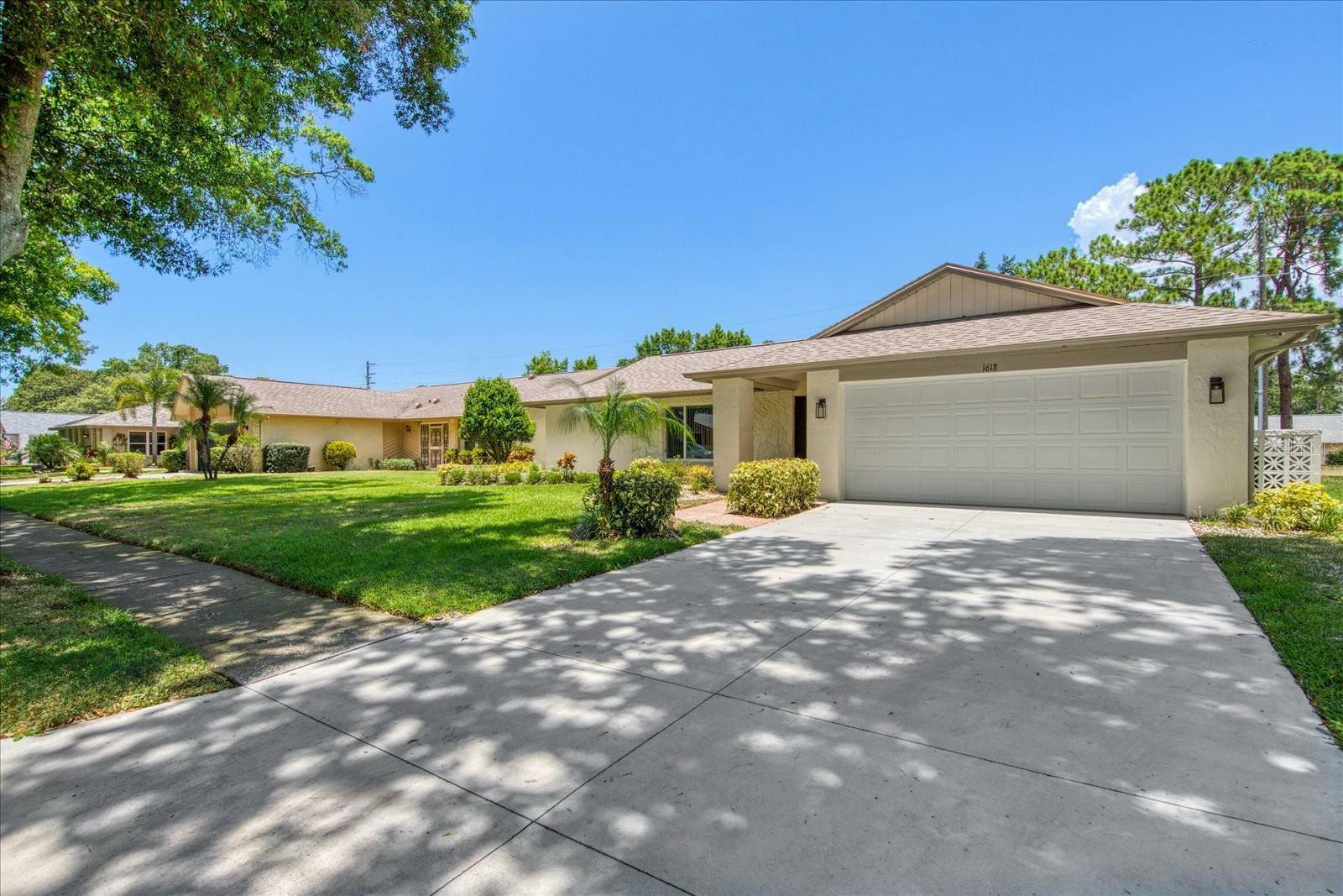 Property Photo:  1618 Glengarry Drive  FL 34684 