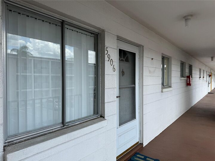Property Photo:  5906 Garden Lane A22  FL 34207