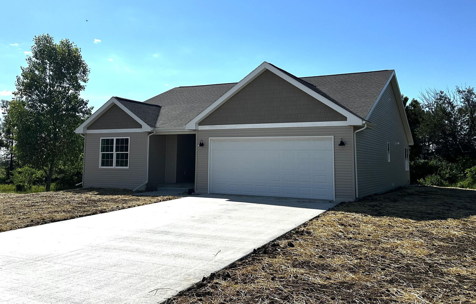Property Photo: 110 Pine Tree Ln WI 53114