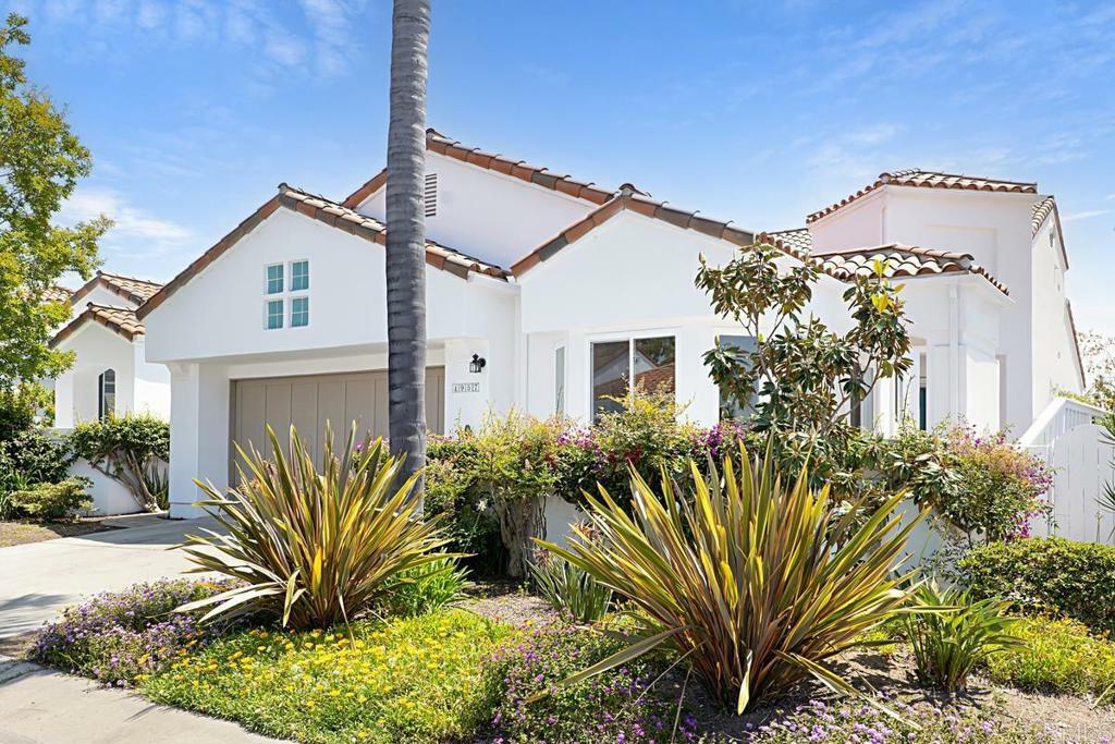 Property Photo: 4957 Lamia Way CA 92056