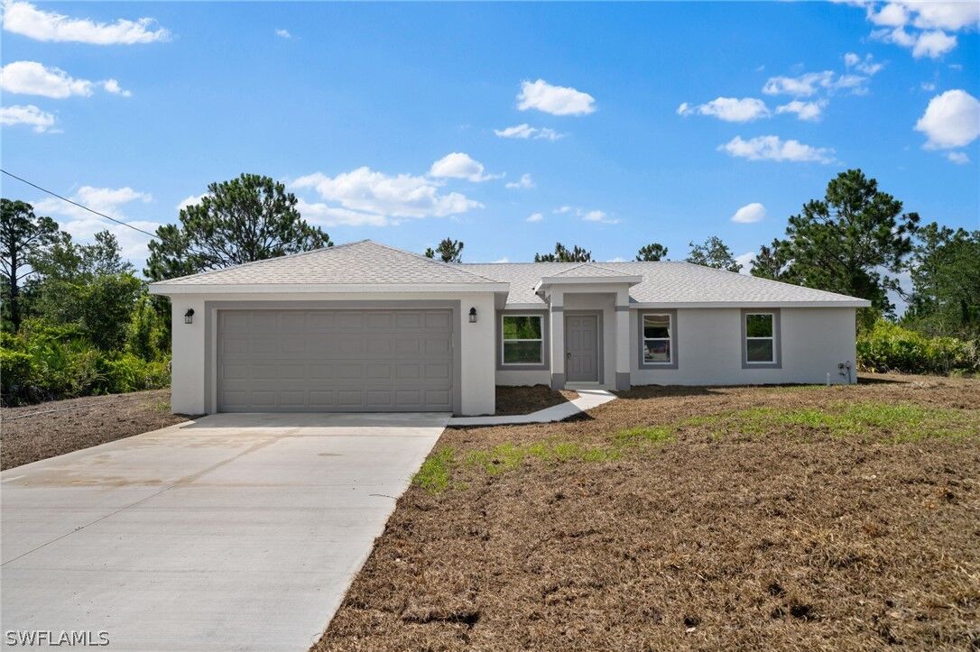 Property Photo: 1141 Darling Street E FL 33974