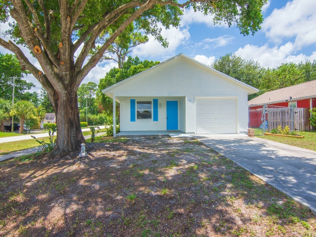 Property Photo:  1195 18th Avenue SW  FL 32962 