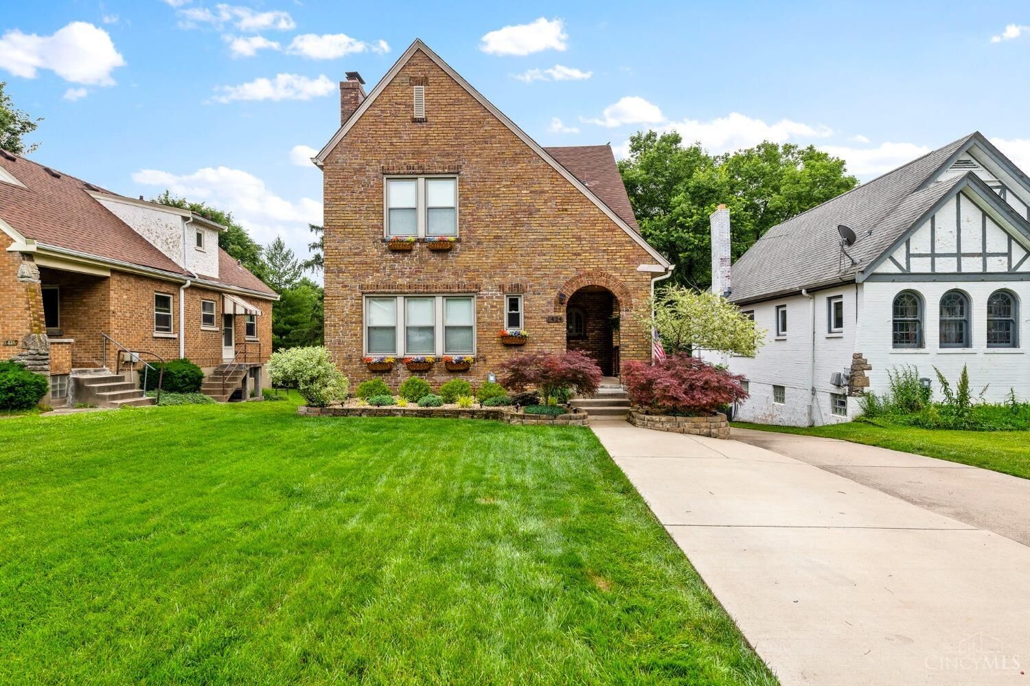 Property Photo:  1424 Covedale Avenue  OH 45238 