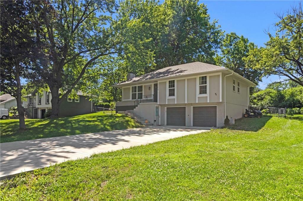 Property Photo: 11418 N Cherry Street MO 64155