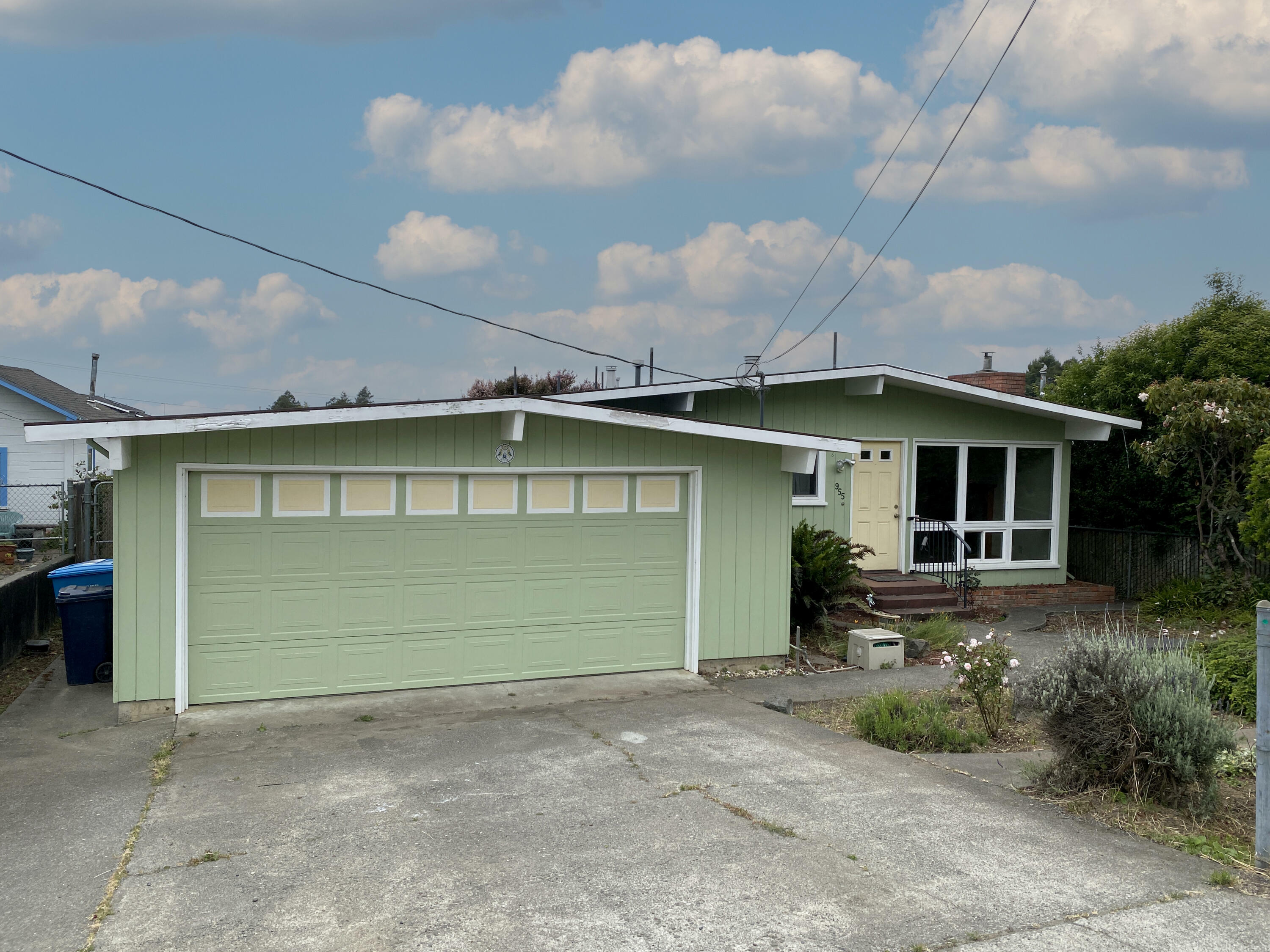 Property Photo:  955 Spring Street  CA 95521 