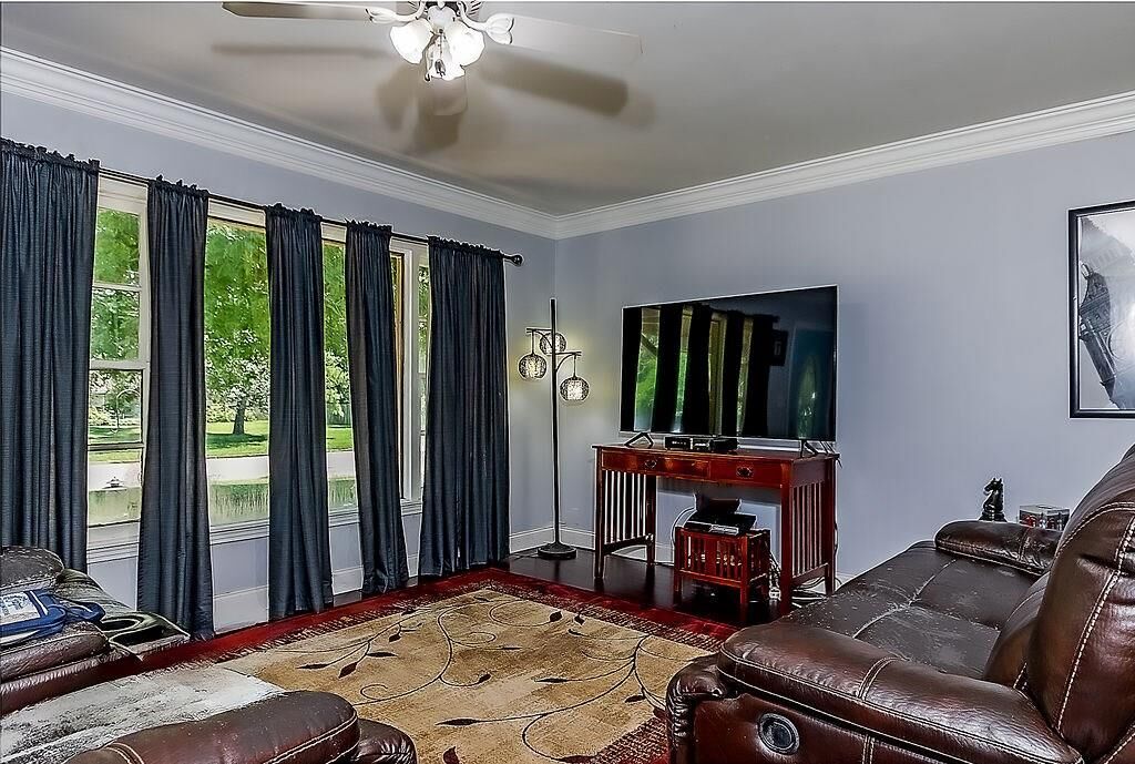 Property Photo:  405 Meadowbrook Drive  TX 75964 