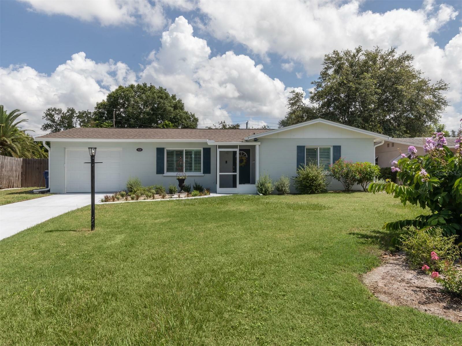 Property Photo:  316 Dorchester Drive  FL 34293 