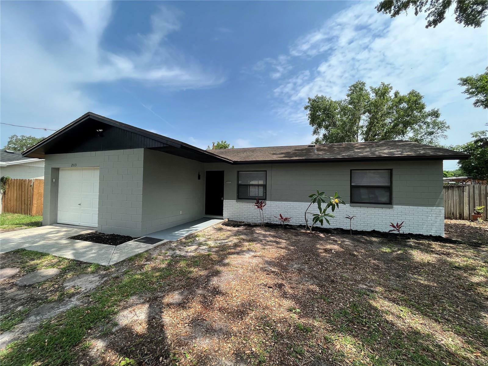 Property Photo:  2113 W Barclay Road  FL 33612 