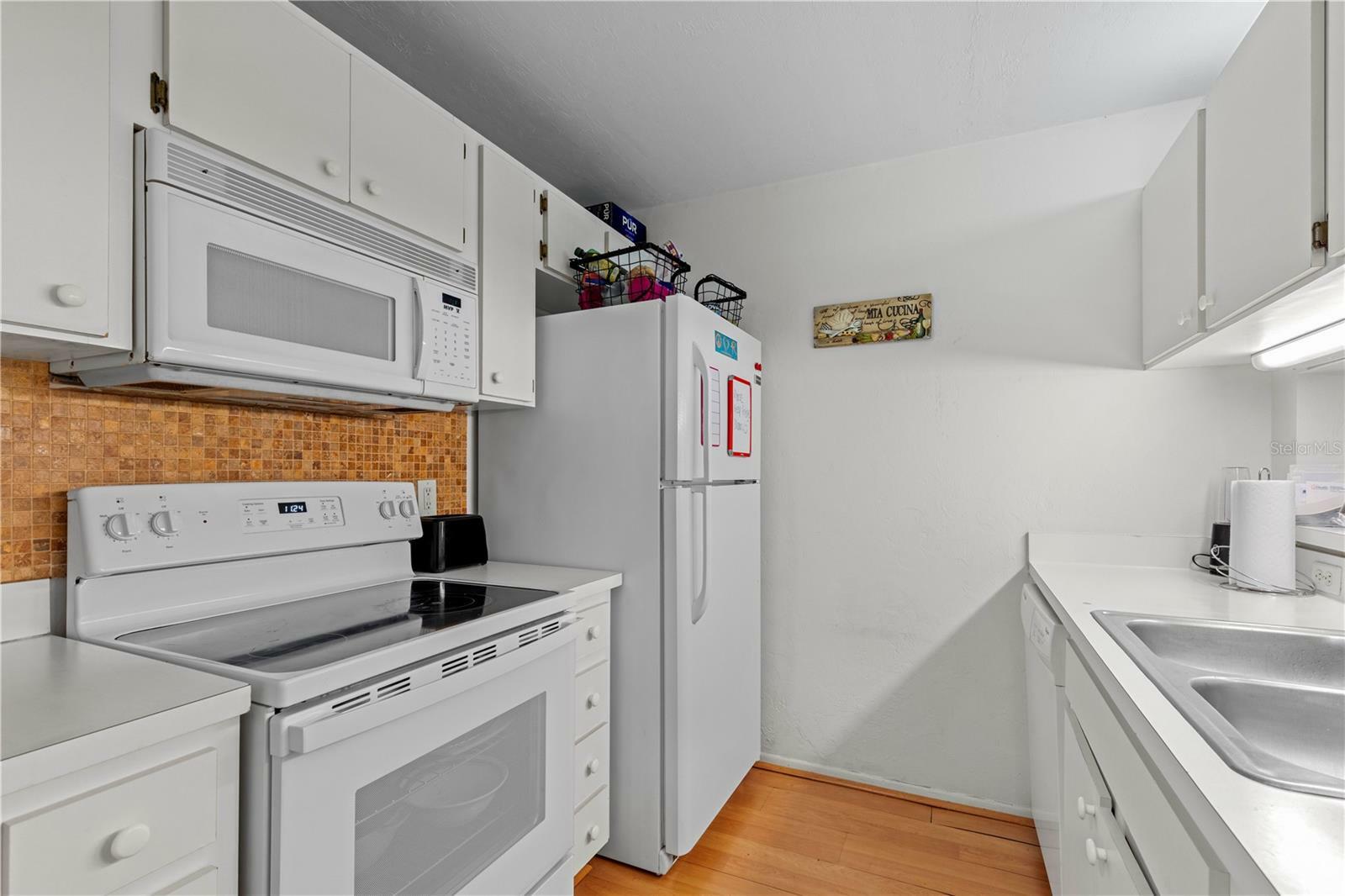 Property Photo:  4000 SW 23rd Street 2-203  FL 32608 