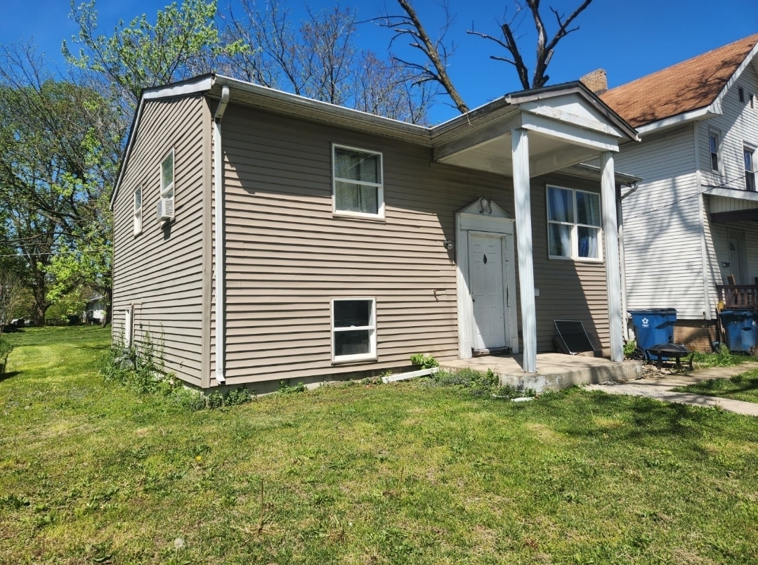 Property Photo:  185 N Taylor Avenue  IL 60901 