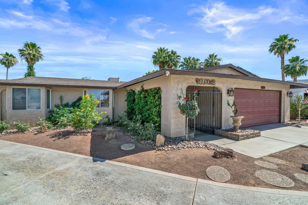 Property Photo:  43620 Vanda Circle  CA 92260 