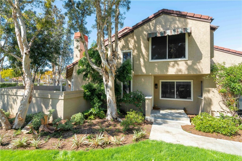 Property Photo: 142 Stanford Court 71 CA 92612