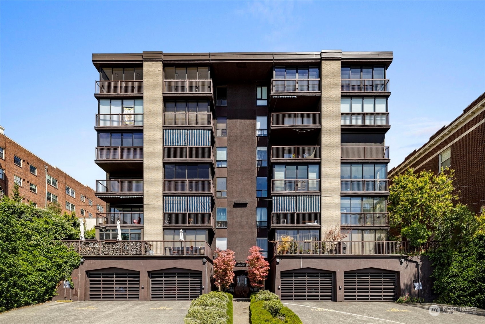Property Photo: 320 Melrose Avenue E 606 WA 98102
